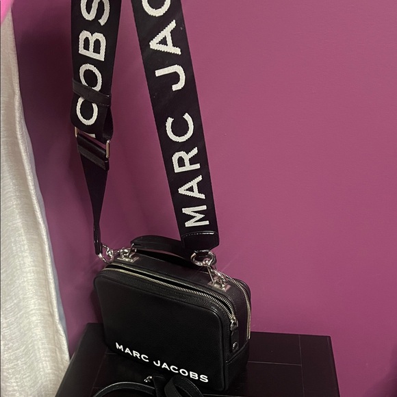 Marc Jacobs Black Crossbody Bag - Picture 6 of 9